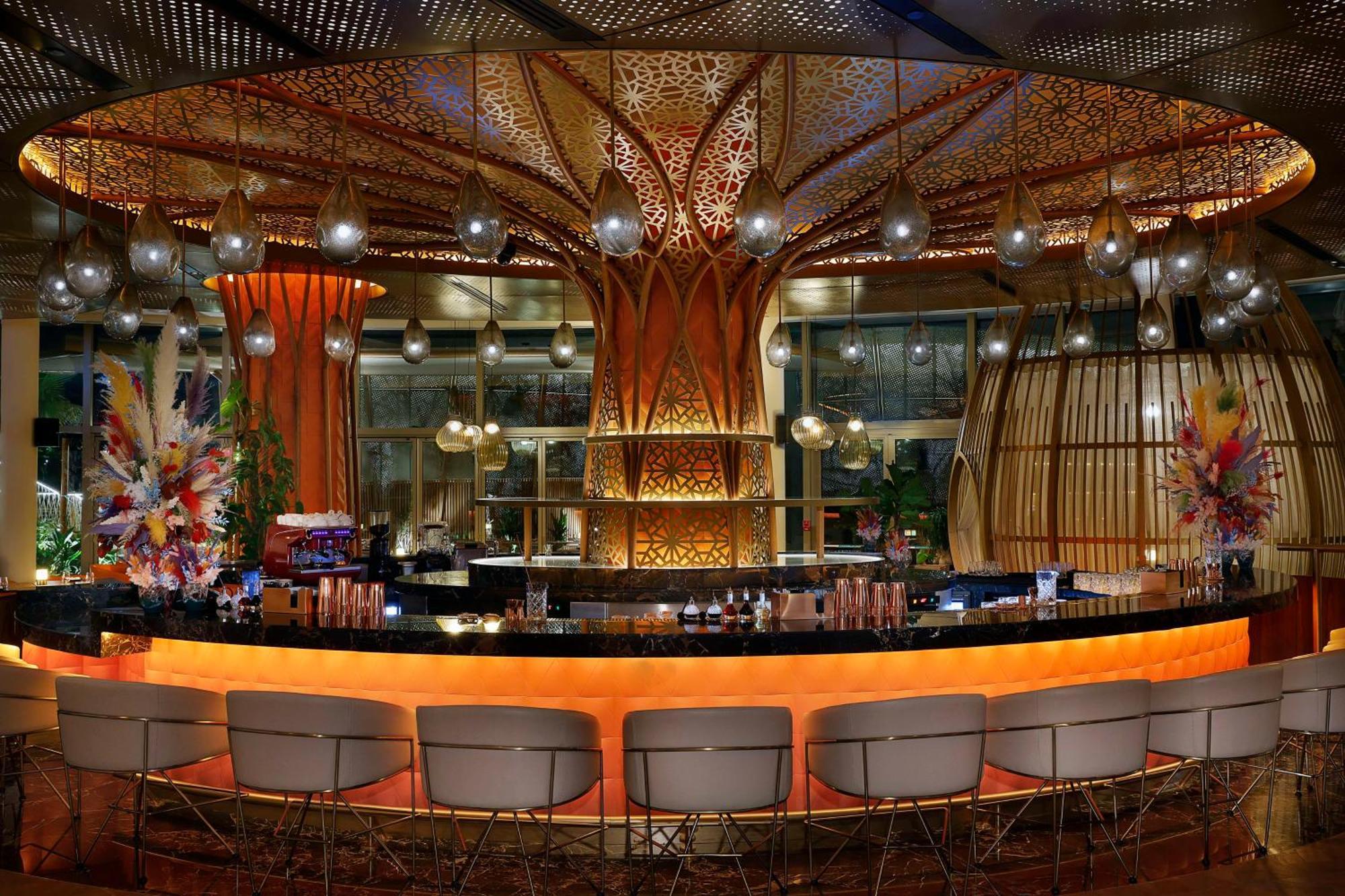 Waldorf Astoria Doha Lusail Exteriér fotografie The bar at the lobby