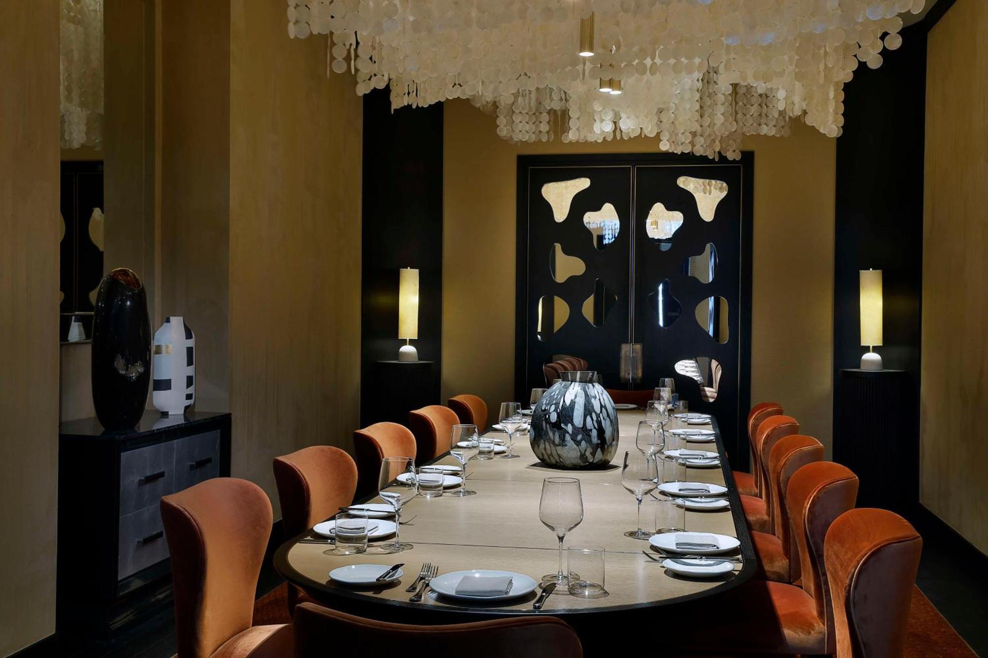 Waldorf Astoria Doha Lusail Exteriér fotografie Private dining room at the restaurant